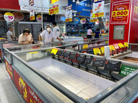 Hà Nội: Người dân lại đổ dồn đi mua lương thực, thực phẩm tích trữ