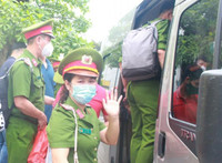 Những “bông hồng thép” xung phong vào tuyến đầu chống dịch