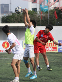 Chơi hơn người, THPT Phan Huy Chú chật vật giành vé chung kết