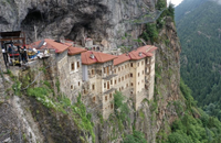 Tu viện cổ 2.000 năm tuổi 