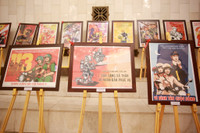 Hình ảnh đẹp về người chiến sĩ Công an nhân dân qua những bức tranh cổ động