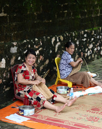 Cận cảnh cuộc sống trong vùng nước lũ ở Chương Mỹ