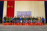 Công an Thủ đô với hành trình “Xuân biên cương - Nâng bước em đến trường”