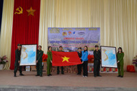 Công an Thủ đô với hành trình “Xuân biên cương - Nâng bước em đến trường”