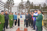 Công an Thủ đô với hành trình “Xuân biên cương - Nâng bước em đến trường”