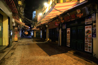 Hàng quán thực hiện nghiêm biện pháp phòng, chống dịch Covid-19