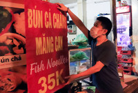 Hàng quán thực hiện nghiêm biện pháp phòng, chống dịch Covid-19