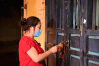 Hàng quán thực hiện nghiêm biện pháp phòng, chống dịch Covid-19