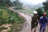 Về với vùng núi lở xóm Khanh