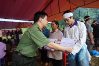 Về với vùng núi lở xóm Khanh