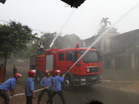 Cư dân phường Phúc Xá khẩn trương với các tình huống cháy giả định