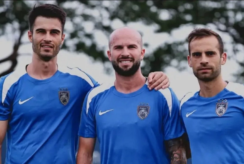 Cầu thủ nhập 'lậu' Malaysia nhận thưởng lớn