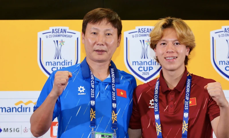 2 kỷ lục danh giá chờ HLV Kim Sang-sik thiết lập tại trận đấu Ả Rập Xê Út