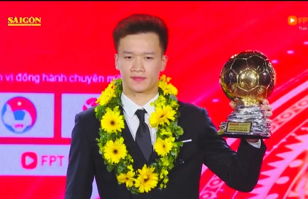 Đình Bắc giành Quả bóng bạc, Hoàng Đức lần thứ 3 đoạt Quả bóng vàng