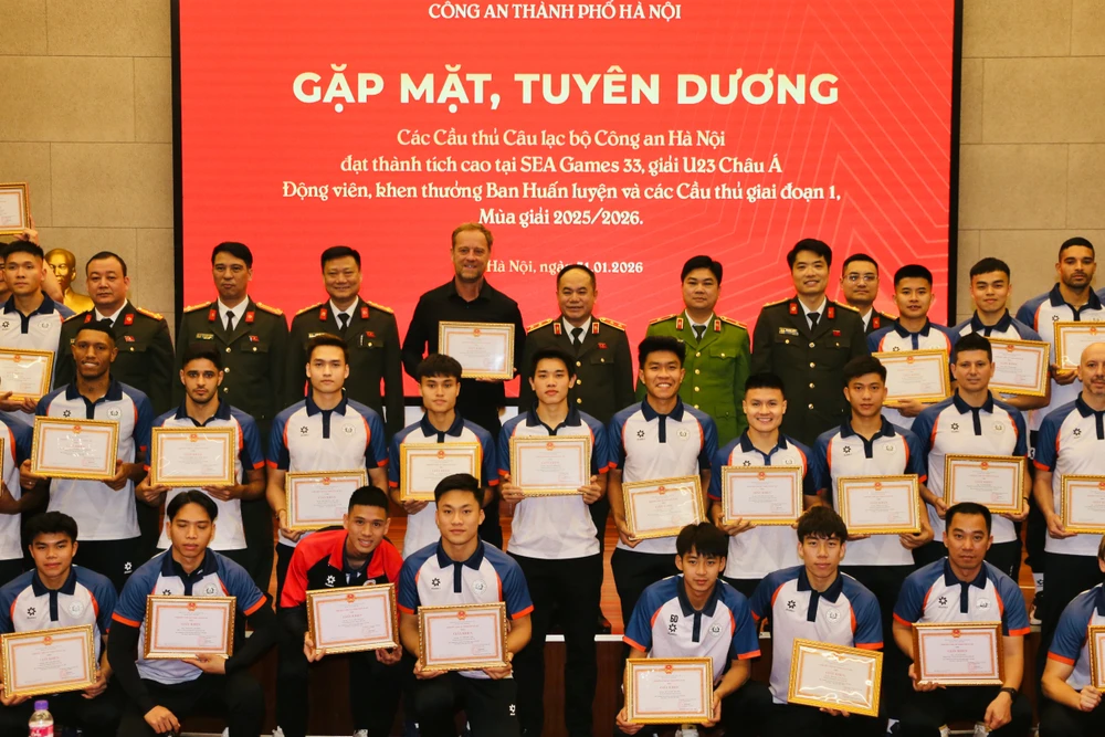 Tuyên dương các cầu thủ CLB Công an Hà Nội