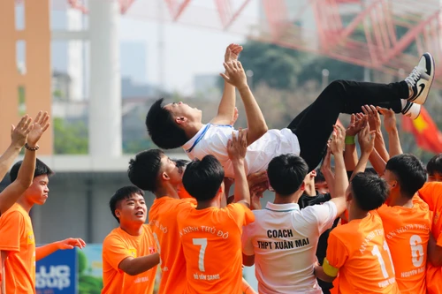 Thắng luân lưu nghẹt thở, THPT Xuân Mai lần đầu vô địch