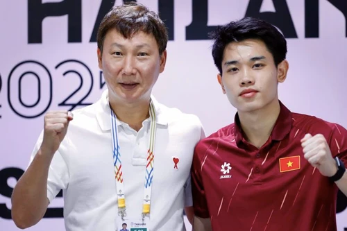 HLV Kim Sang-sik muốn có lần thứ 2 nâng cúp trên đất Thái