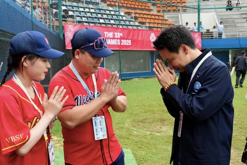 Bộ trưởng Thể thao Thái Lan trực tiếp xin lỗi Việt Nam về “sự cố quốc ca”