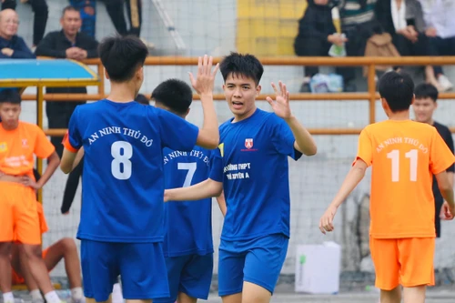 THPT Phú Xuyên A ghi tên vòng 1/8