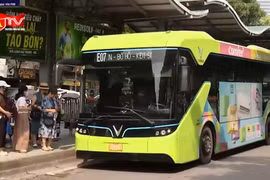 Hà Nội đẩy nhanh chuyển đổi sang xe buýt xanh