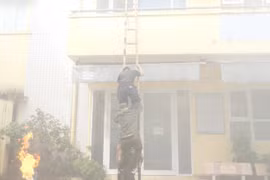 Phường Ngọc Hà diễn tập chữa cháy, cứu nạn tại nhà ở kết hợp kinh doanh