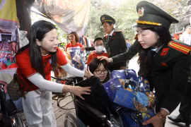 Hành trình mang Tết đến bệnh nhân nghèo của những "người lính hồ sơ" và CLB Thiện nguyện Hà Nội Kết đoàn