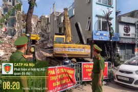 Những bước chân không mỏi giữa "điểm nóng" Khương Đình