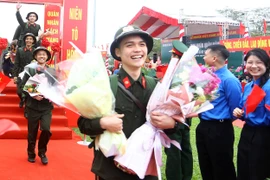 Những hình ảnh ghi dấu ngày đầu nhập ngũ của tân binh Công an Hà Nội