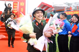 Những hình ảnh ghi dấu ngày đầu nhập ngũ của tân binh Công an Hà Nội