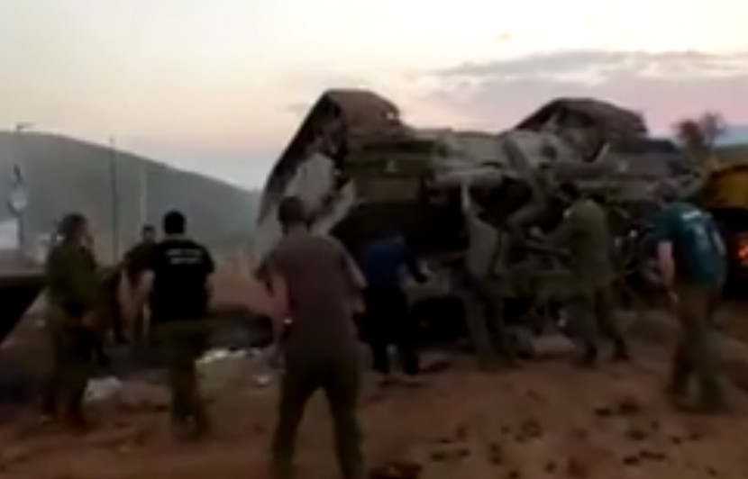 Quân cảnh Israel phong tỏa hiện trường sau đó, tắt động cơ của chiếc Merkava lẫn xe vận tải chuyên dụng. Vụ tai nạn khiến tài xế xe tăng, một lính dự bị 24 tuổi, bị thương nhẹ và phải ở lại viện qua đêm để kiểm tra.