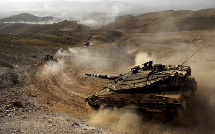 Ngoài ra mỗi chiếc tăng còn có một khẩu cối cỡ nòng 60mm, đây là vũ khí rất nguy hiểm khi tấn công bộ binh, hoặc công sự ẩn nấp sâu mà pháo bình thường không xuyên thủng.