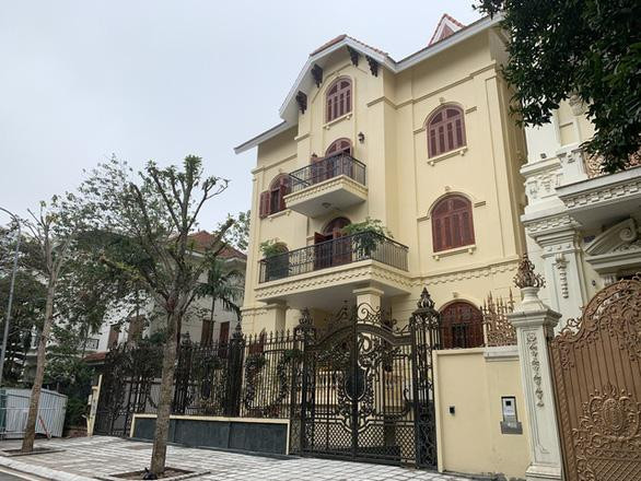 Biệt thự xây dựng sai phép tại số 9 nhà B khu biệt thự 5,2ha, phường Yên Hòa, quận Cầu Giấy