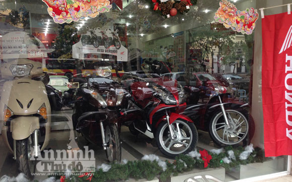 Vừa bán ngày đầu, Air Blade 125 đã “vênh” 2 triệu đồng ảnh 2