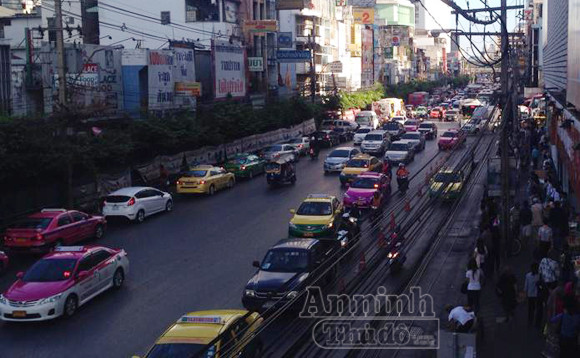 Bangkok, hình ảnh ngày đầu tiên sau cuộc đảo chính ảnh 3 Bangkok, hình ảnh ngày đầu tiên sau cuộc đảo chính ảnh 3