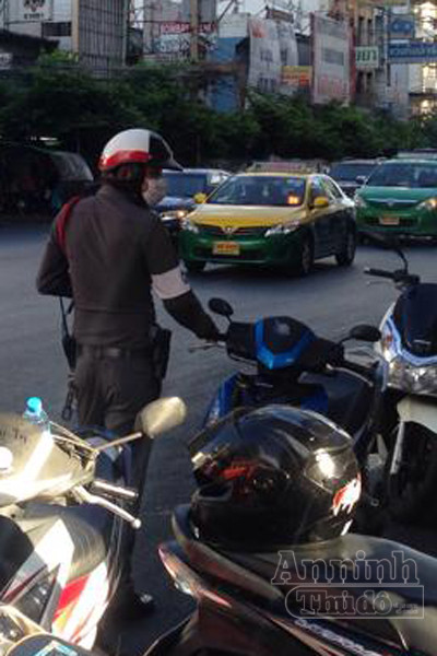 Bangkok, hình ảnh ngày đầu tiên sau cuộc đảo chính ảnh 11 Bangkok, hình ảnh ngày đầu tiên sau cuộc đảo chính ảnh 11