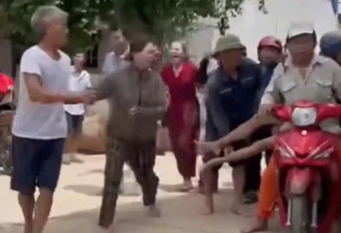 Người thân đau đớn trước cái chết của ông N.