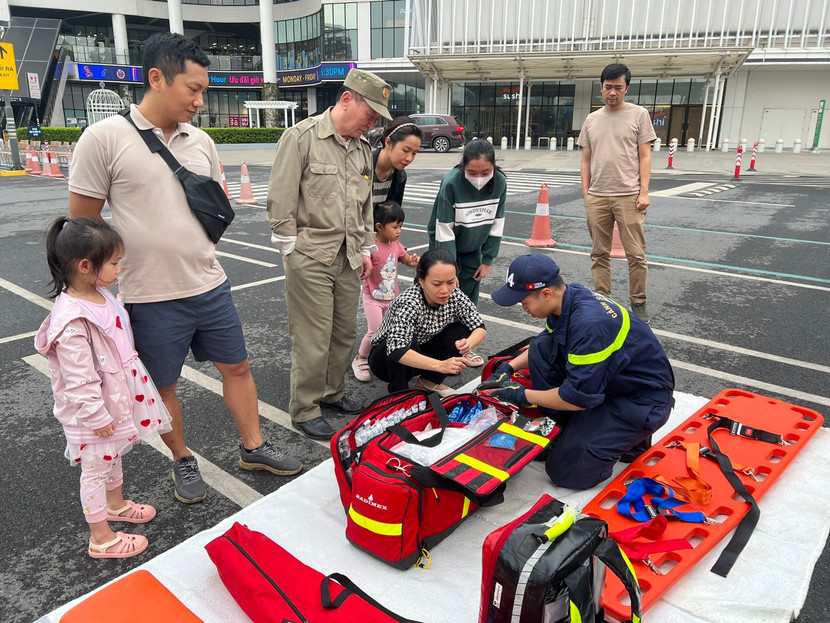 Hướng dẫn người dân kỹ năng sơ cấp cứu người bị nạn Hướng dẫn người dân kỹ năng sơ cấp cứu người bị nạn