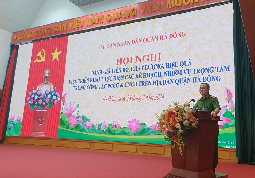 Thượng tá Nguyễn Tiến Nam - Phó trưởng phòng PC07, Công an TP Hà Nội phát biểu tại hội nghị