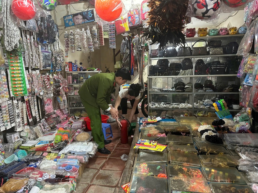 Hướng dẫn tiểu thương sử dụng bình chữa cháy