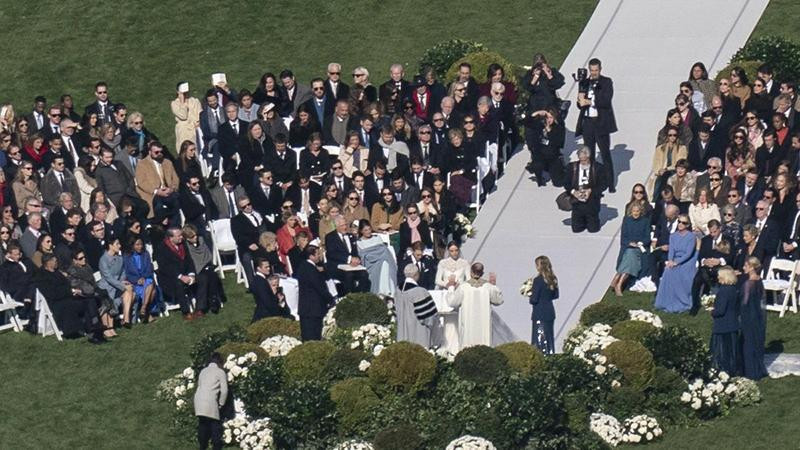 Lễ cưới của Naomi Biden và Peter Neal Lễ cưới của Naomi Biden và Peter Neal