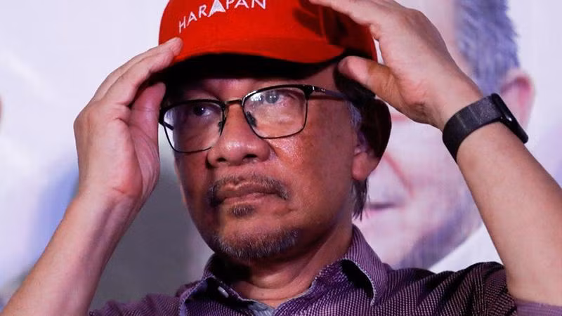 Liên minh của ông Anwar Ibrahim đang giành được nhiều số ghế nhất trong cuộc bầu cử Quốc hội ở Malaysia Liên minh của ông Anwar Ibrahim đang giành được nhiều số ghế nhất trong cuộc bầu cử Quốc hội ở Malaysia