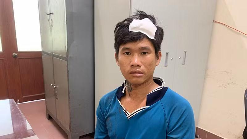 Mai Hoàng Phú tại cơ quan công an (Ảnh: Bắc Bình) Mai Hoàng Phú tại cơ quan công an (Ảnh: Bắc Bình)