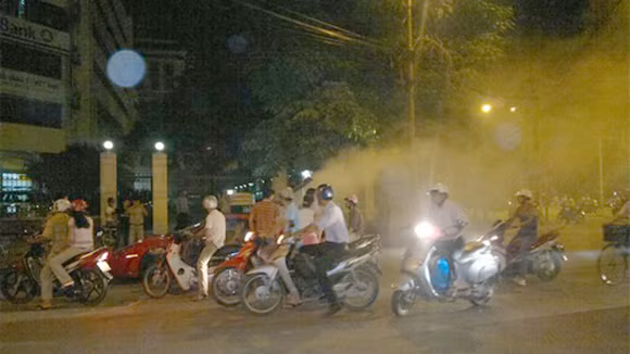 Hình ảnh vụ siêu xe bốc khói trên đường Kim Đồng (Hà Nội- Ảnh: OF)