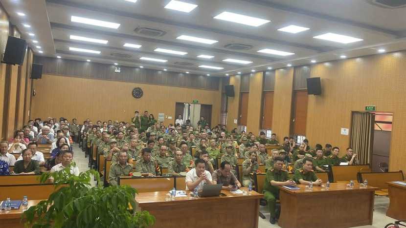 Hội nghị có sự tham dự của đông đảo người dân và các lực lượng trên địa bàn Hội nghị có sự tham dự của đông đảo người dân và các lực lượng trên địa bàn