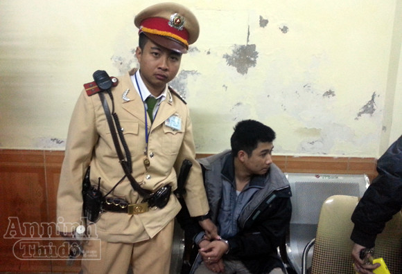 Trung úy CSGT mưu trí bắt cướp ảnh 1