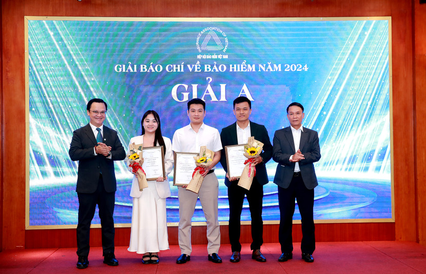 Các tác giả đoạt Giải A