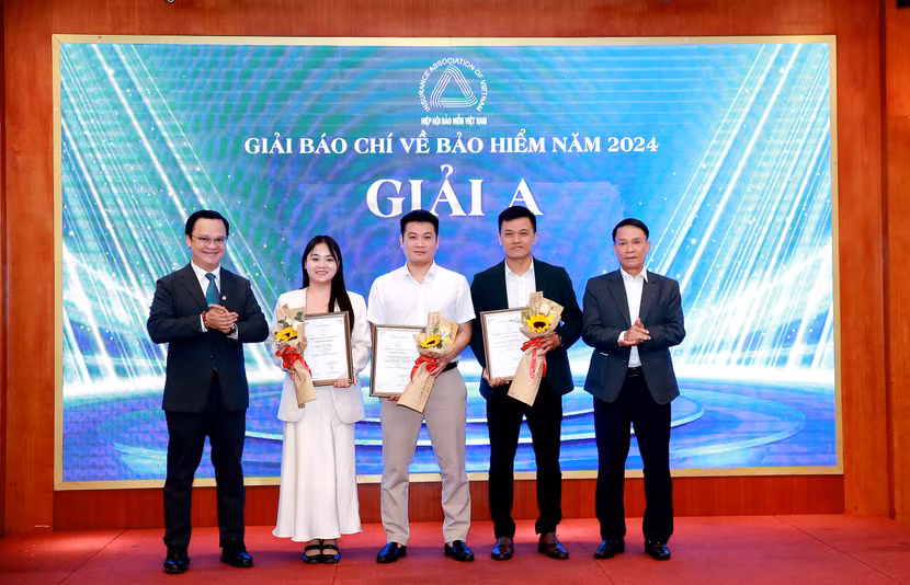 Các tác giả đoạt Giải A