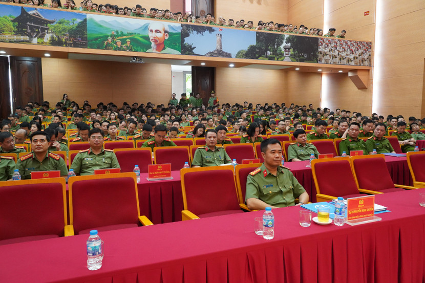 Các đại biểu dự Hội nghị triển khai thực hiện Nghị quyết số 66-NQ/TW tại điểm cầu Công an TP Hà Nội Các đại biểu dự Hội nghị triển khai thực hiện Nghị quyết số 66-NQ/TW tại điểm cầu Công an TP Hà Nội