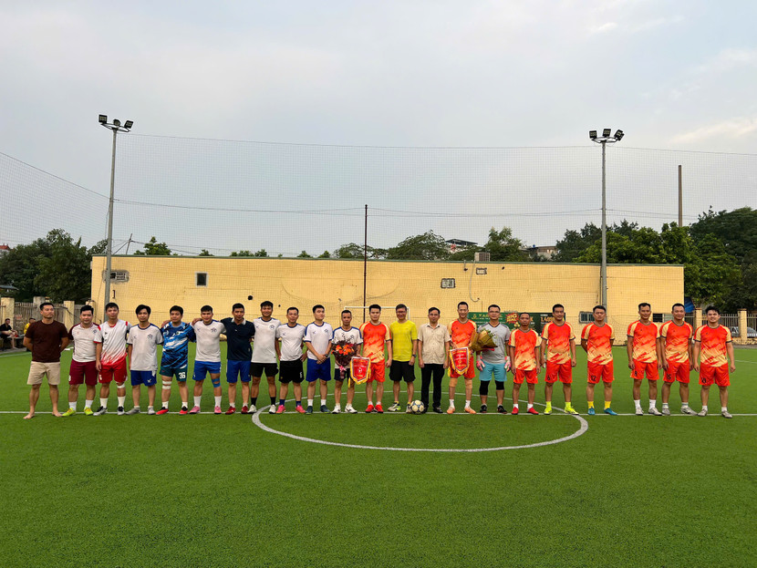 Công an phường Kiến Hưng giao lưu bóng đá với CLB Phóng viên FC Thăng Long