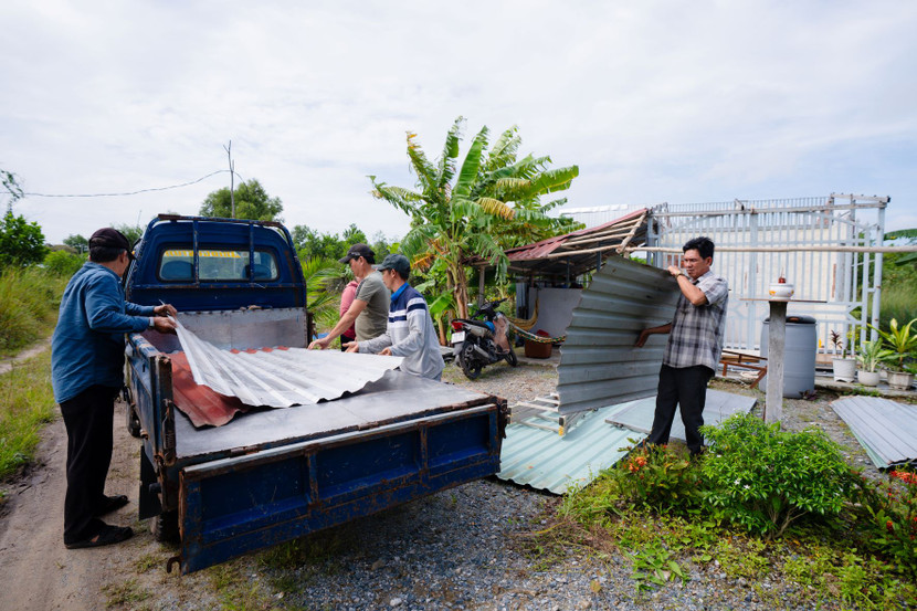 Các hộ dân tháo dỡ các công trình ra khỏi khu vực đất dự án